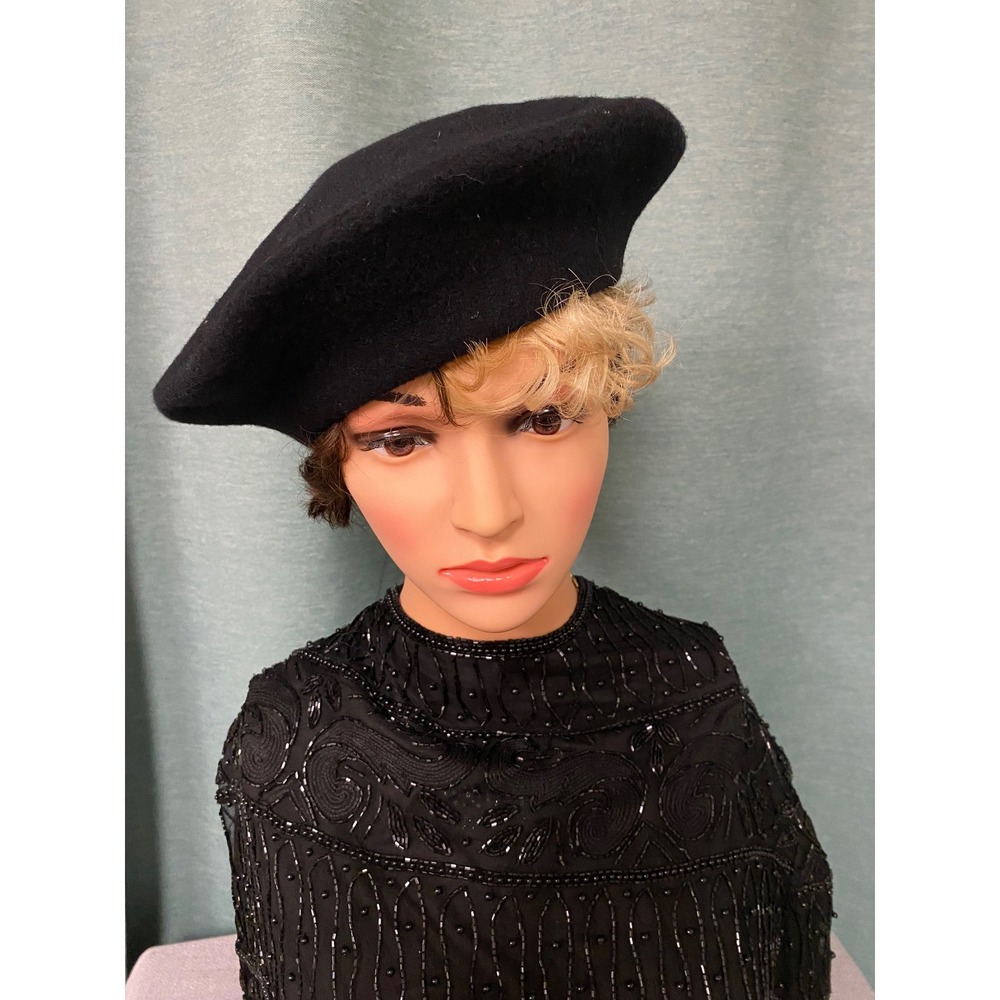 Vintage Black 100% Wool Beret Hat Classic Parisian Style RN 22605